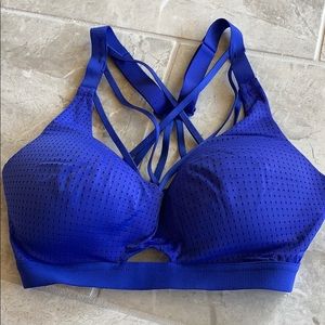 New Victoria secret sports bra 32D